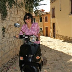 Meet your Posher, Emily